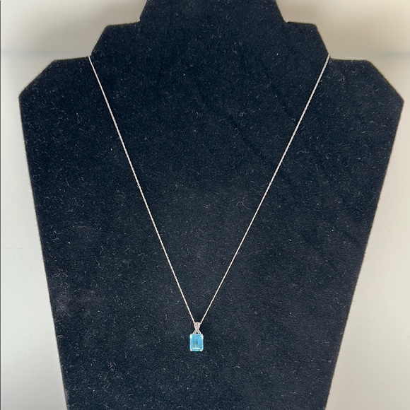 14k real solid white gold Topaz diamonds necklace - Picture 4 of 7